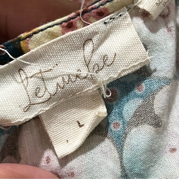 Floral Patterned Women's Blouse - Picture 4 of 4